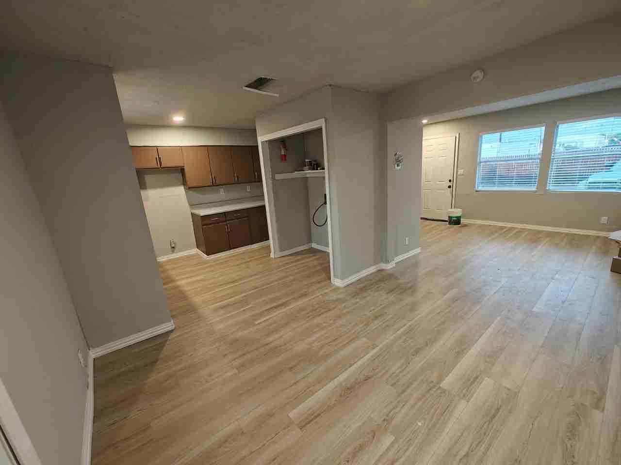 811 N Spears St #102 - Photo 4 of 11