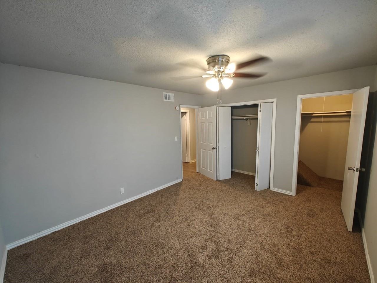 811 N Spears St #102 - Photo 5 of 11