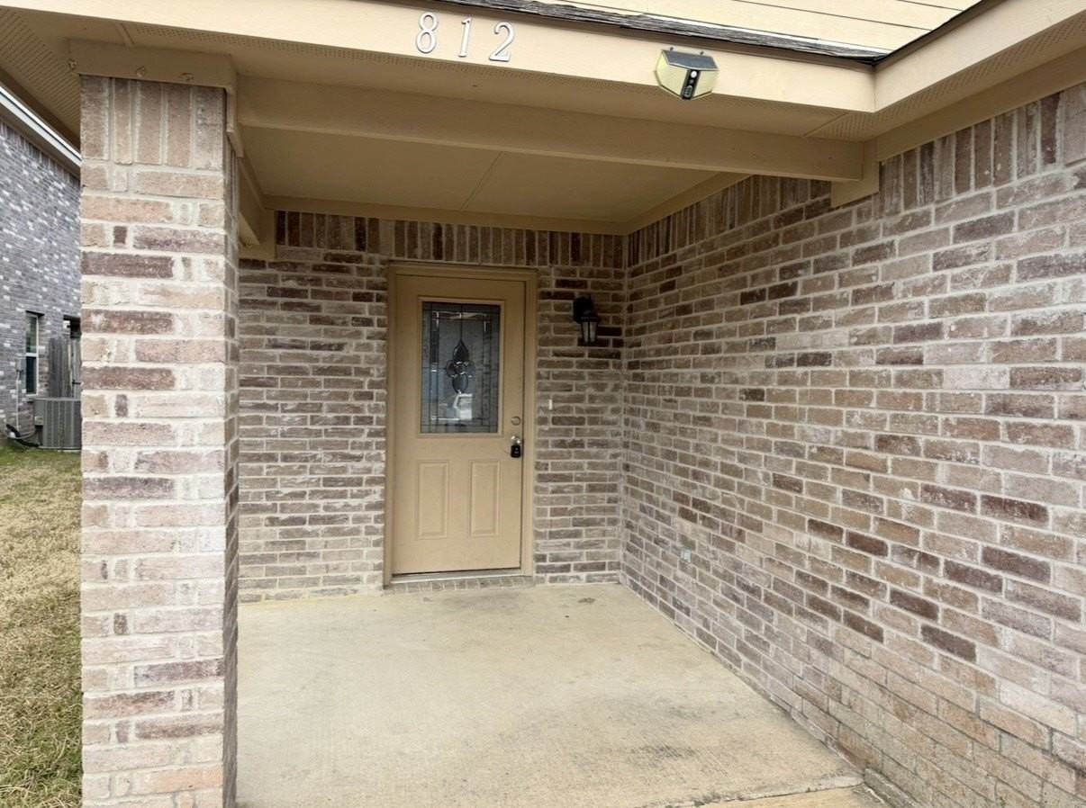 812 Parkplace Rdg - Photo 2 of 17