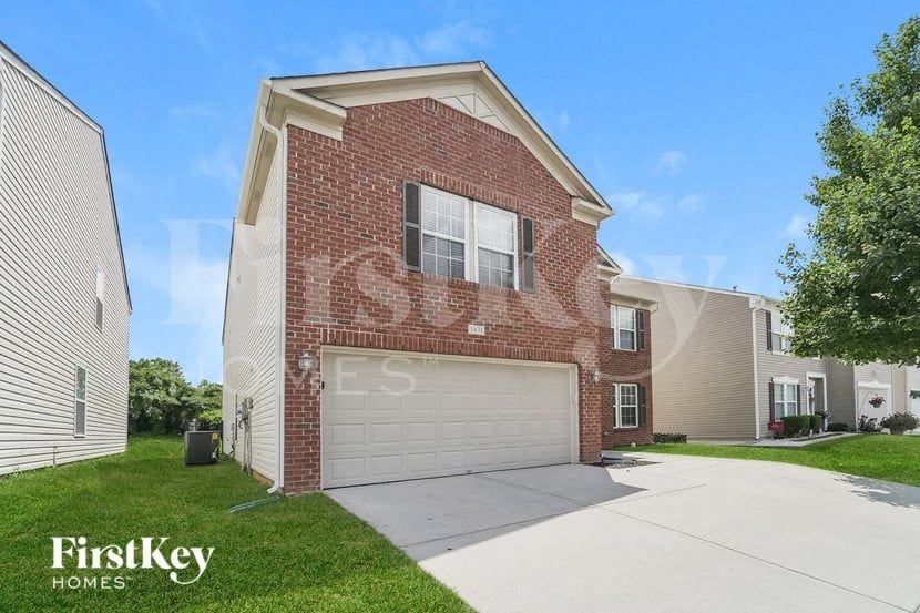 1431 Waterlily Ln - Photo 3 of 15