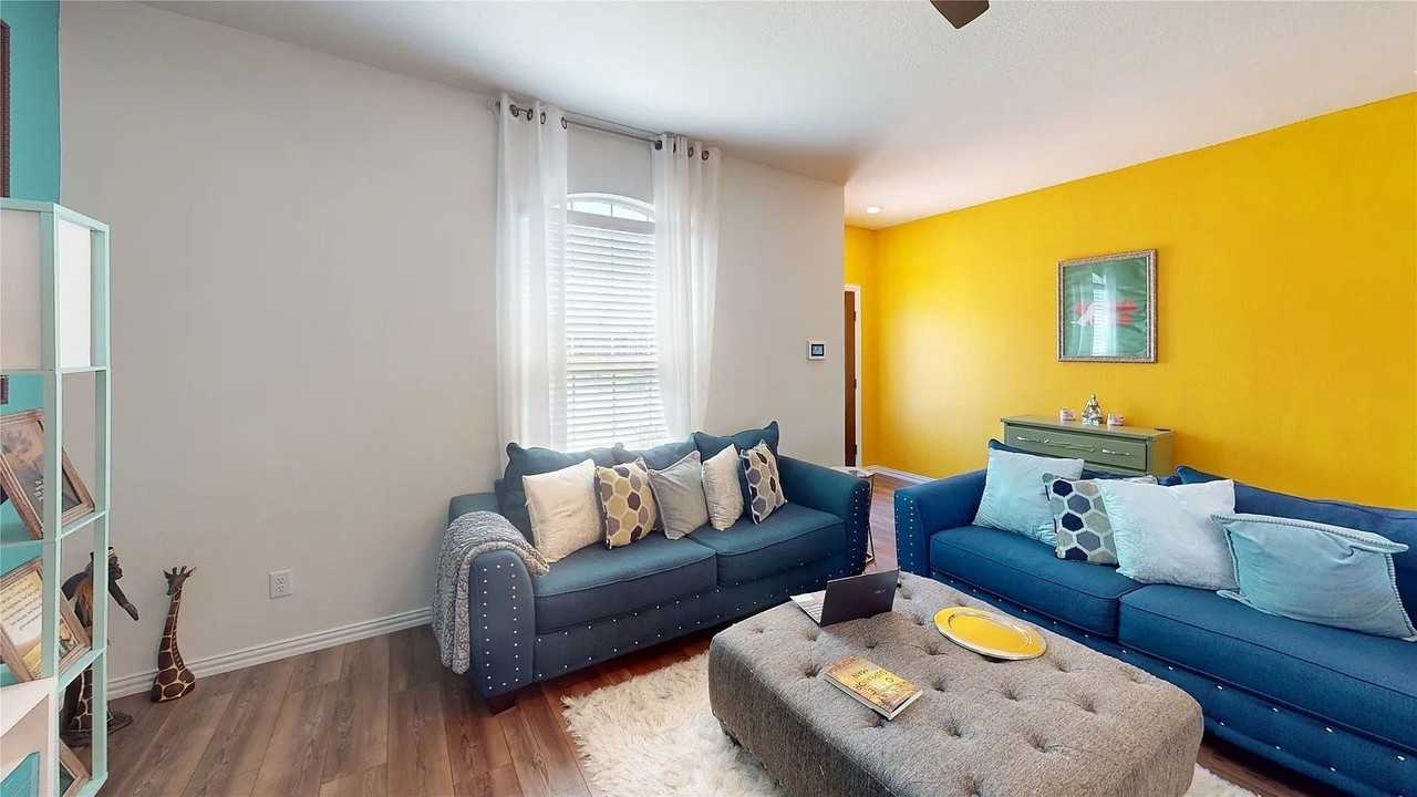 4950 Parrington Dr - Photo 5 of 22