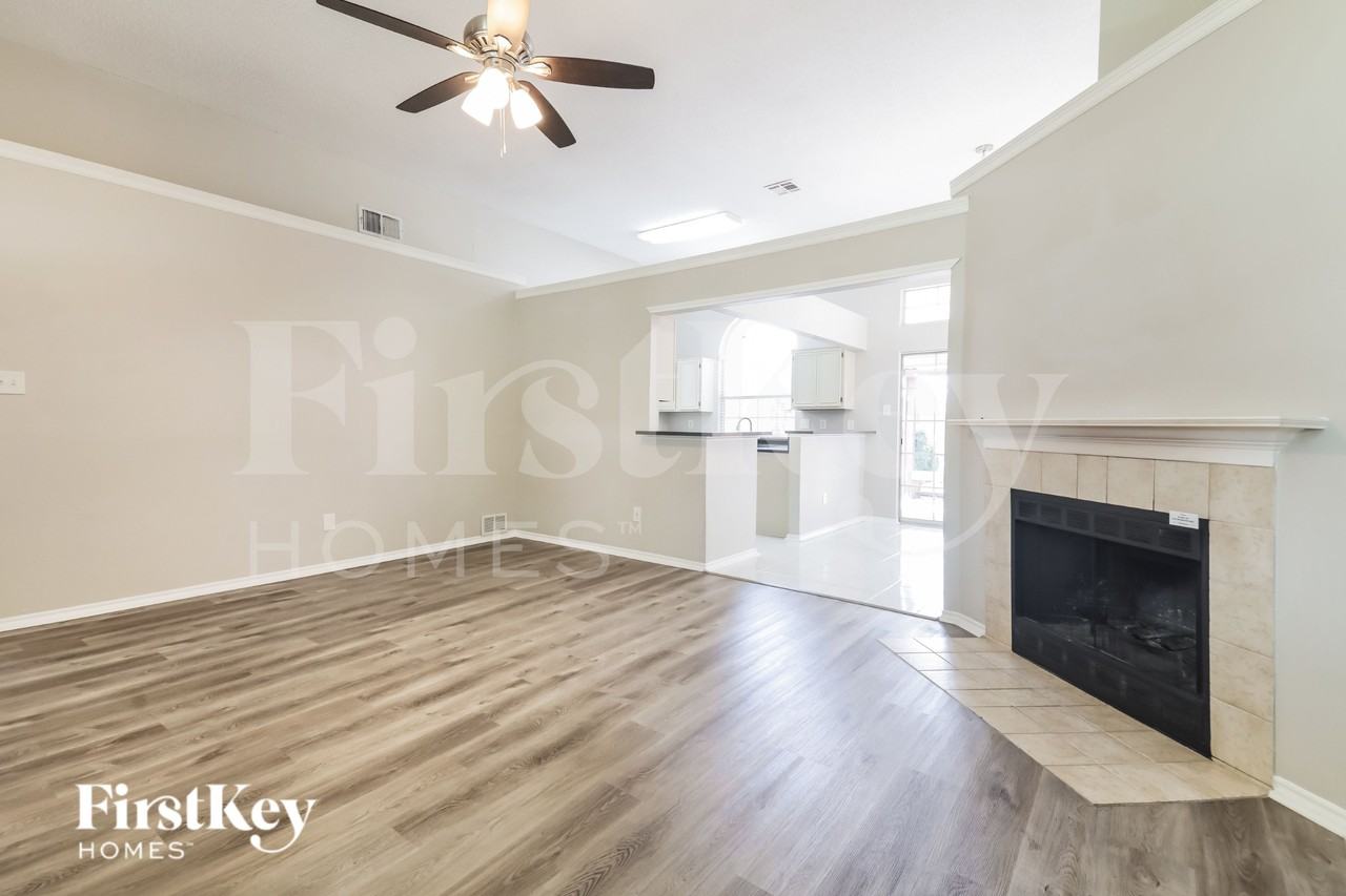 10116 Concord Dr - Photo 3 of 19