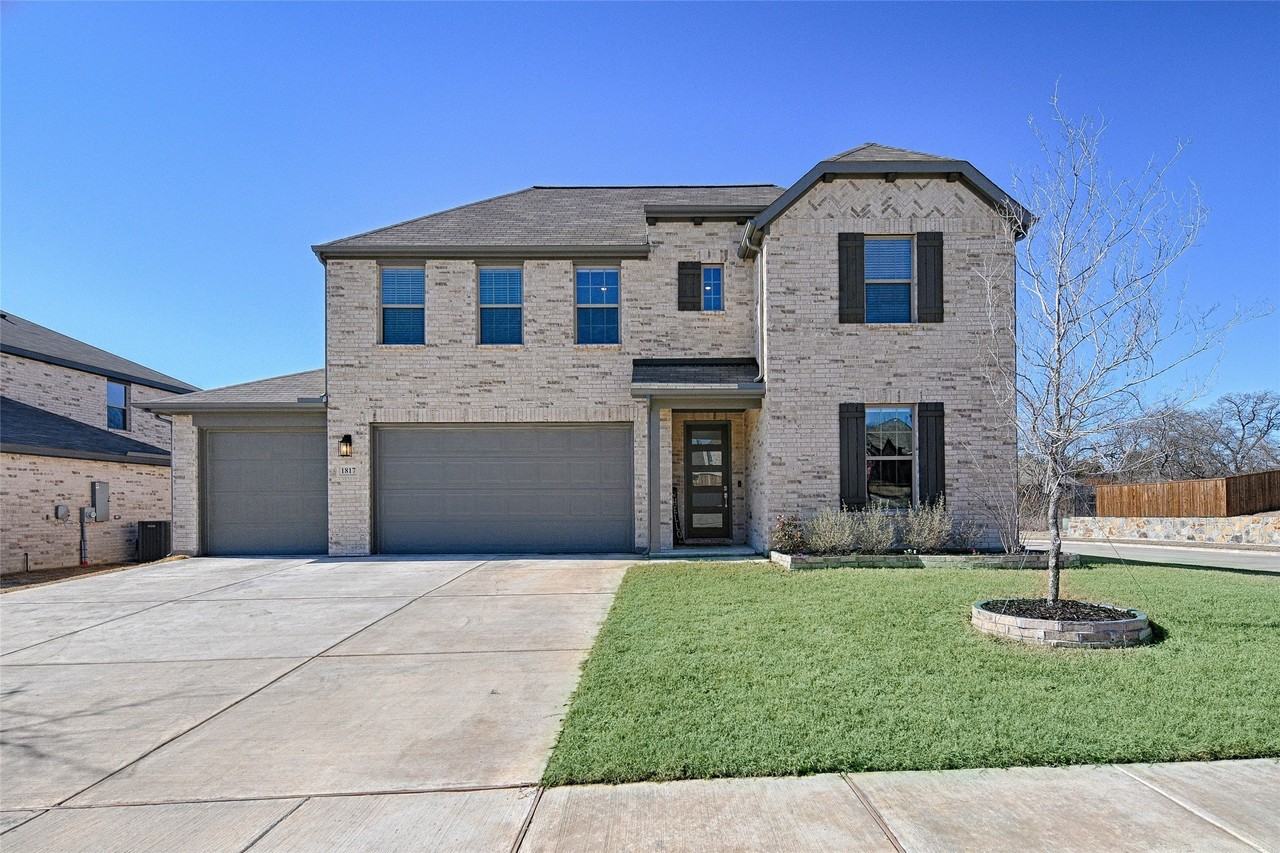 1817 Marvin Garden Trl - Photo 2 of 40