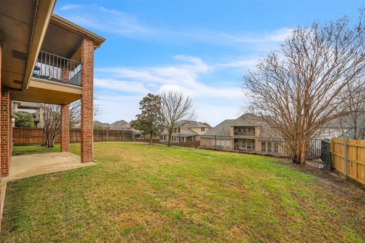 5048 Exposition Way - Photo 3 of 40