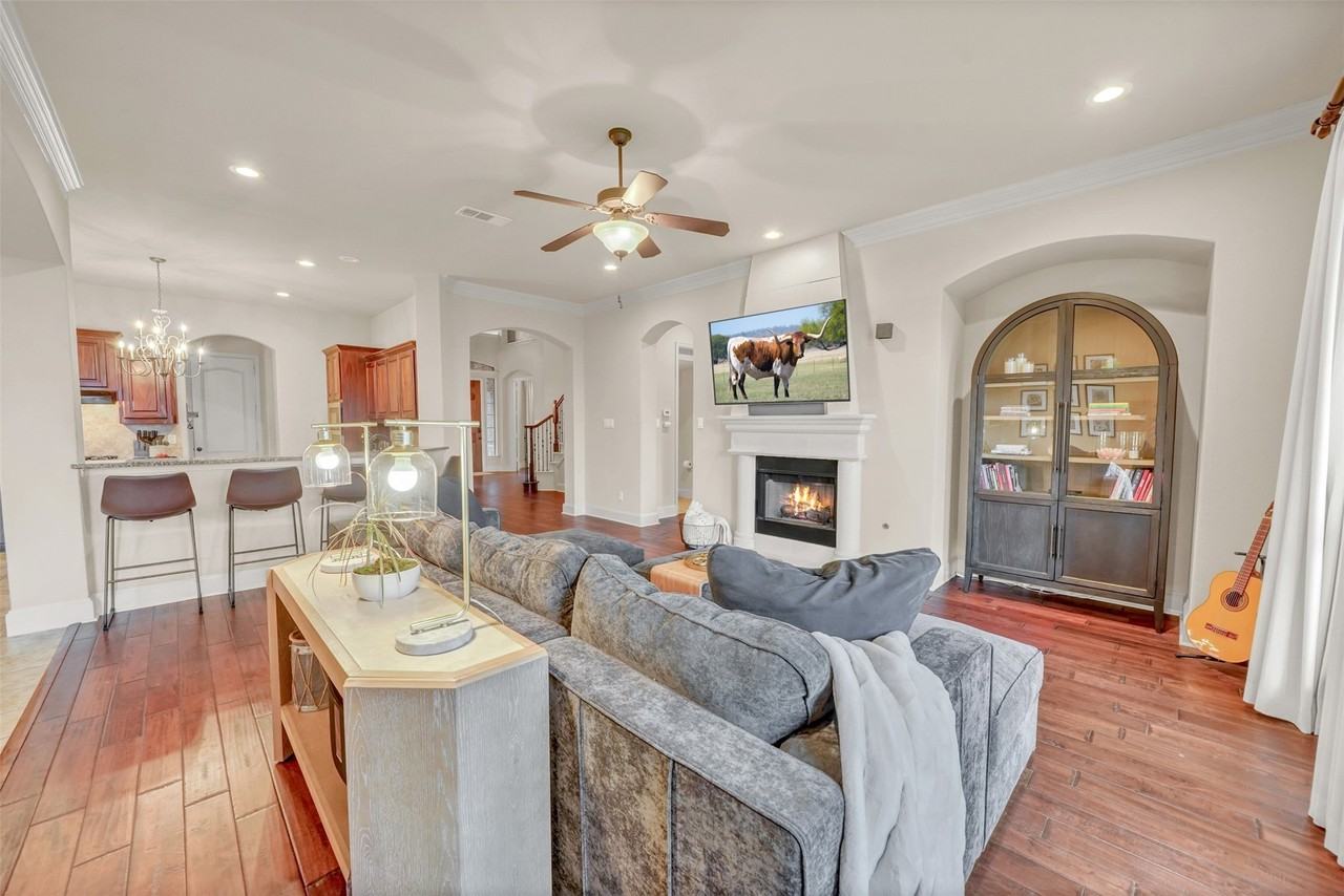 5048 Exposition Way - Photo 6 of 40