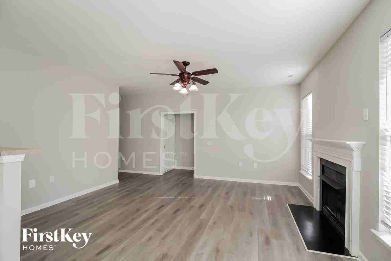 4017 Eastford Ct - Photo 4 of 16