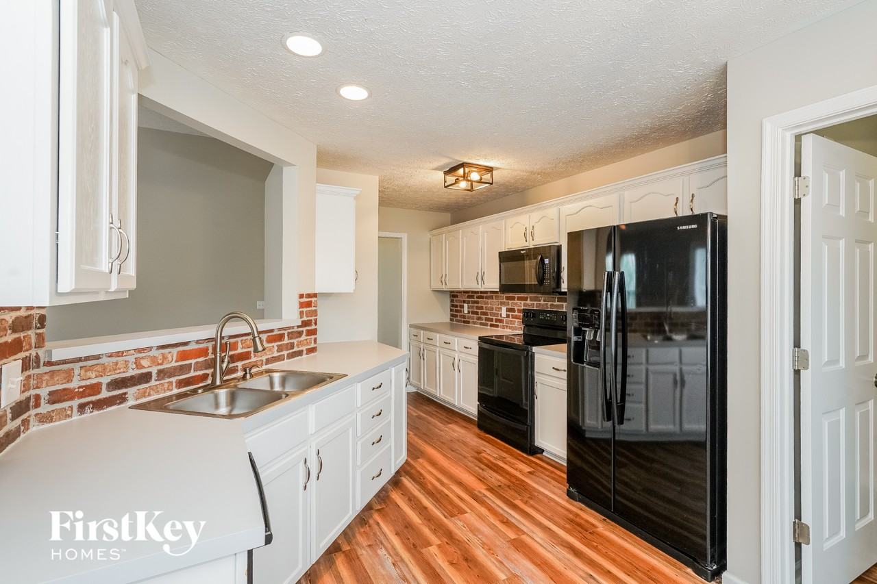 3221 Demetros Ct - Photo 5 of 15