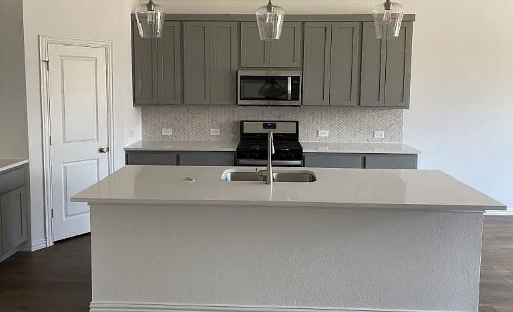 1736 Everglades Dr - Photo 3 of 17