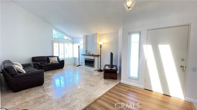 2085 Arbor Cir - Photo 4 of 8