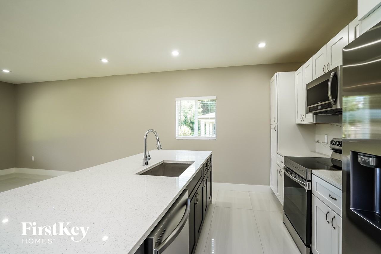 314 Hamilton Ave - Photo 7 of 15