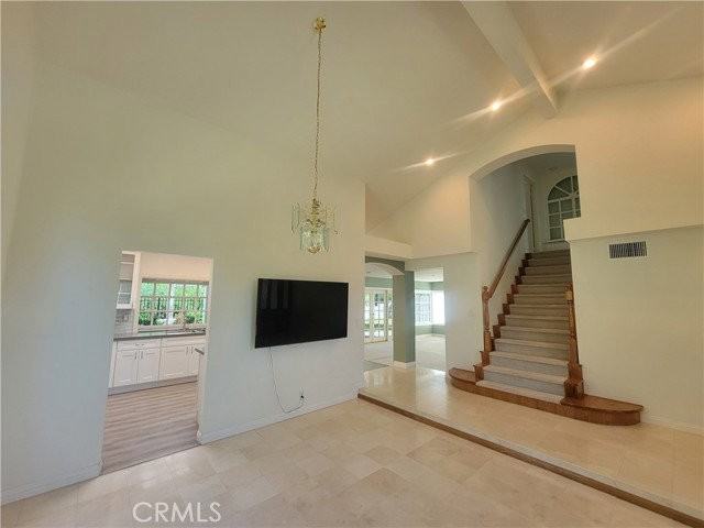 5303 E Big Sky Ln - Photo 6 of 8