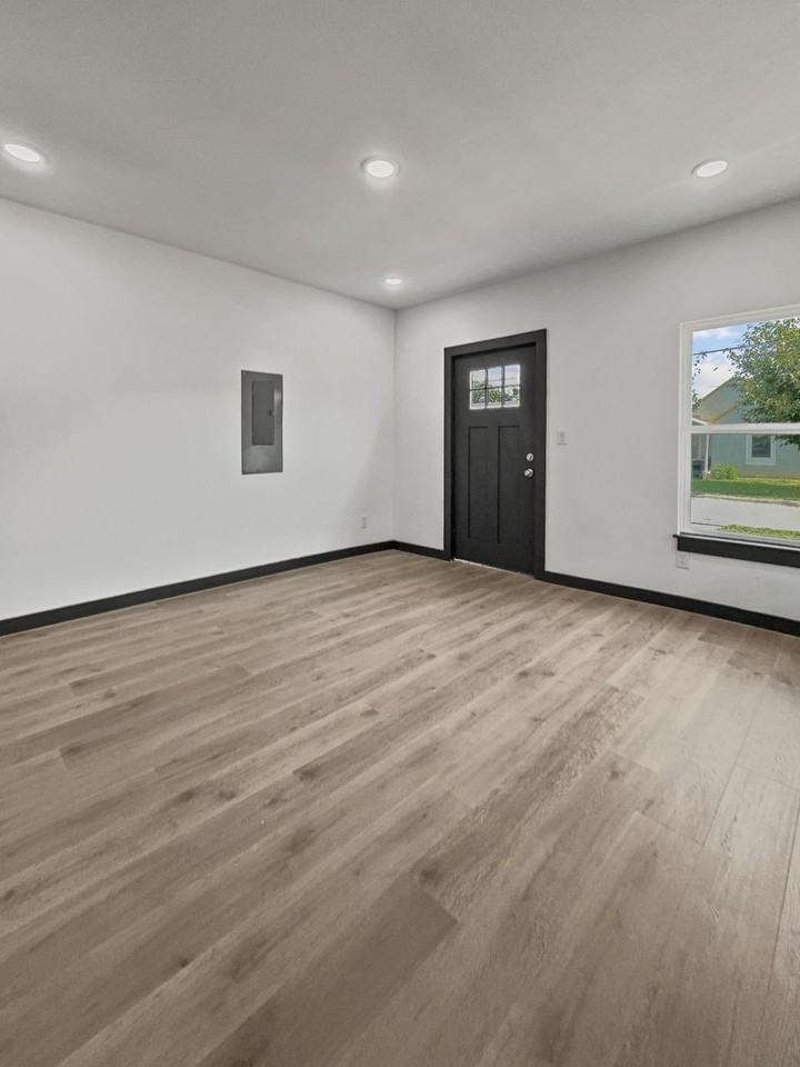 3603 Mcdougal St - Photo 4 of 14