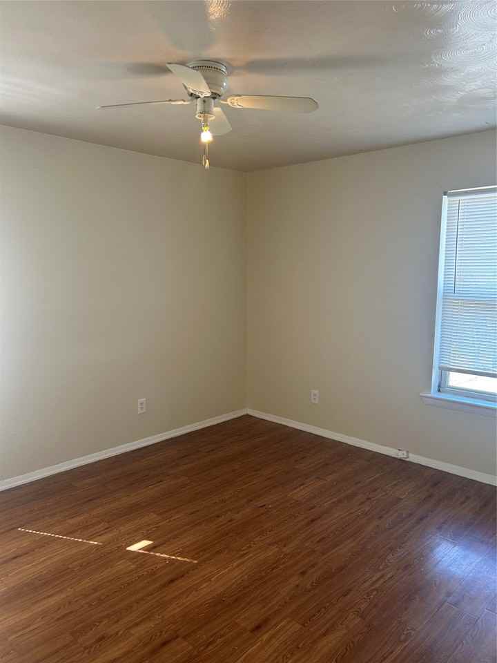 7831 Millstone Dr - Photo 2 of 7