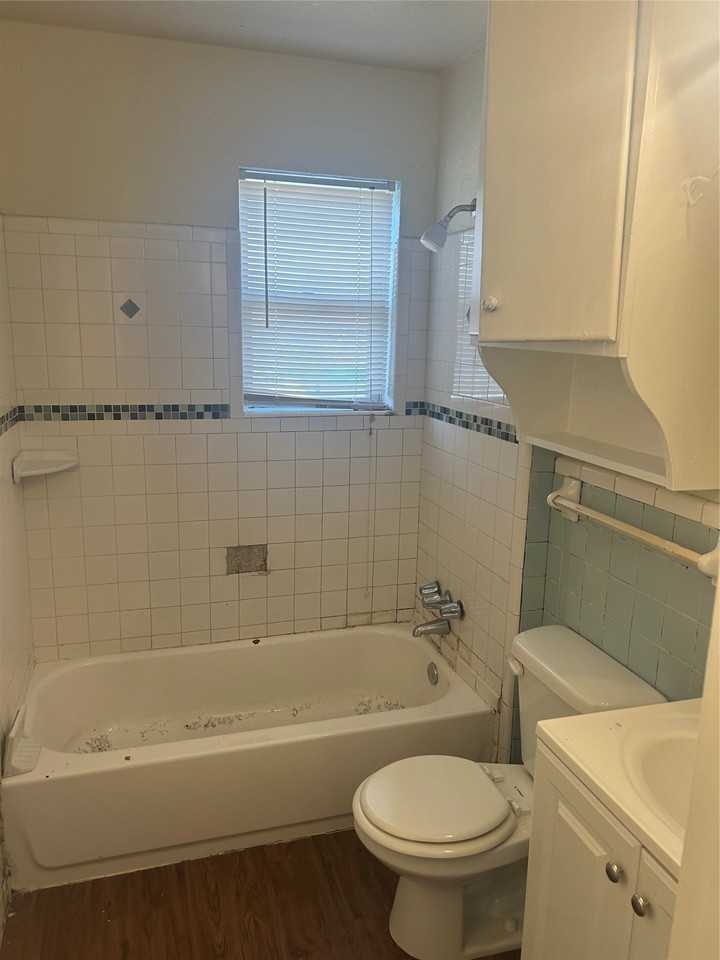 7831 Millstone Dr - Photo 5 of 7
