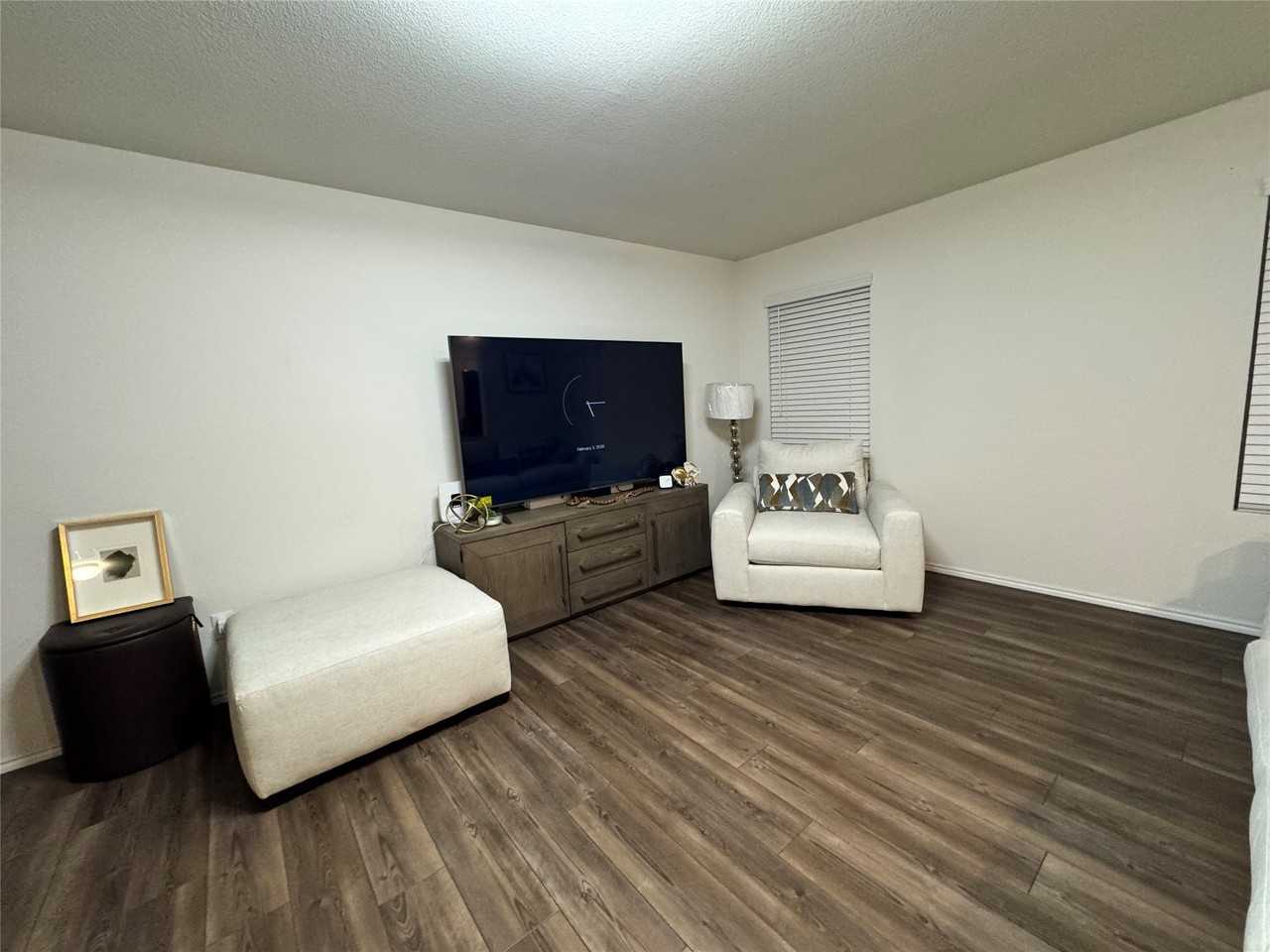 4051 Renee Dr - Photo 6 of 18