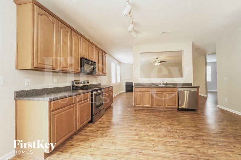 7302 Lamplighter Close Dr - Photo 6 of 15
