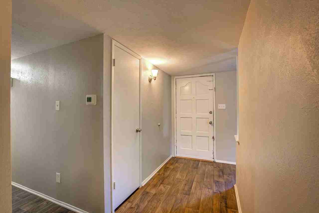 7801 Summerglen Rd - Photo 6 of 40