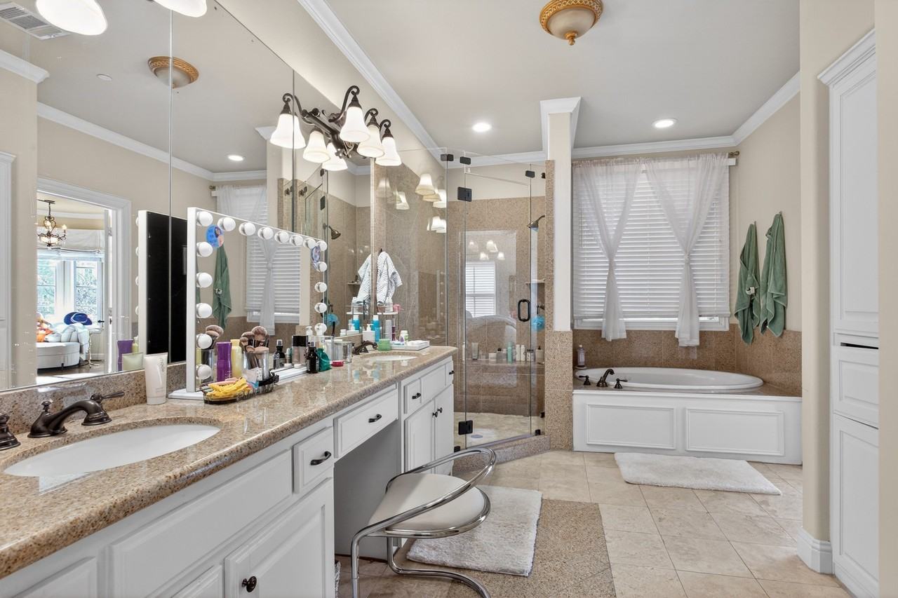 5801 Hillcrest Ave #06 - Photo 7 of 16