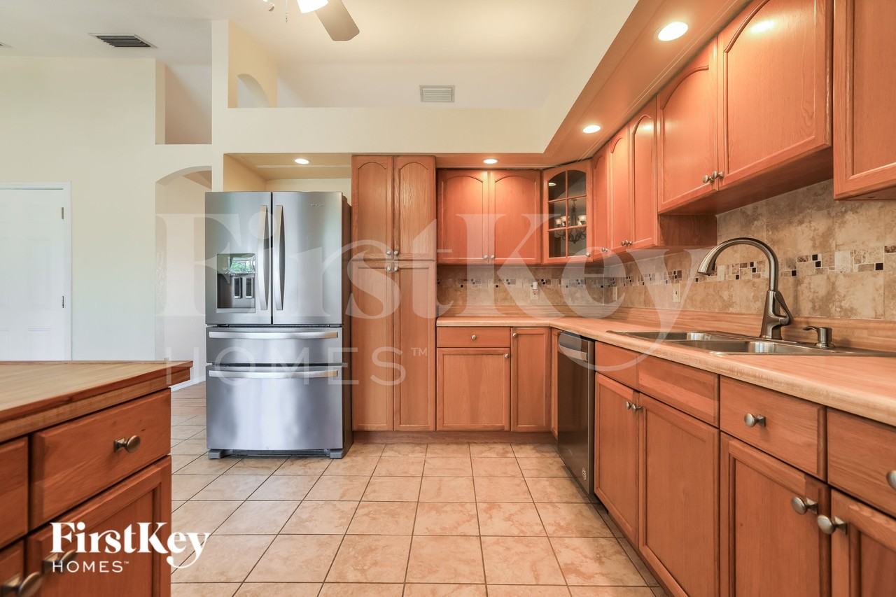 7116 Brandywine Dr - Photo 5 of 17