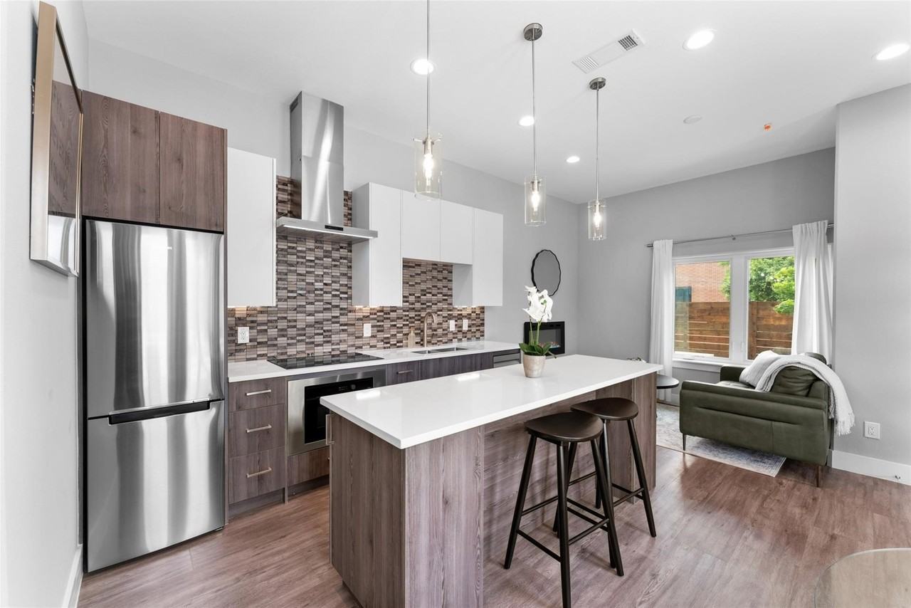 119 Merritt St #403 - Photo 3 of 5