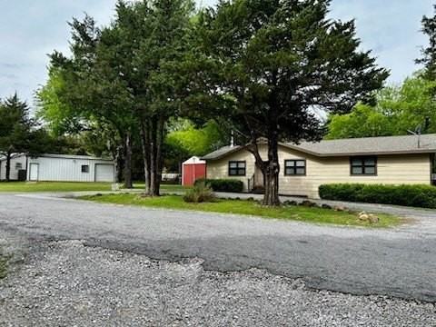 55 Elm Dr - Photo 2 of 18