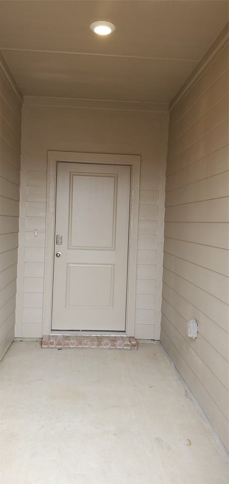 813 Fueller Dr - Photo 3 of 35
