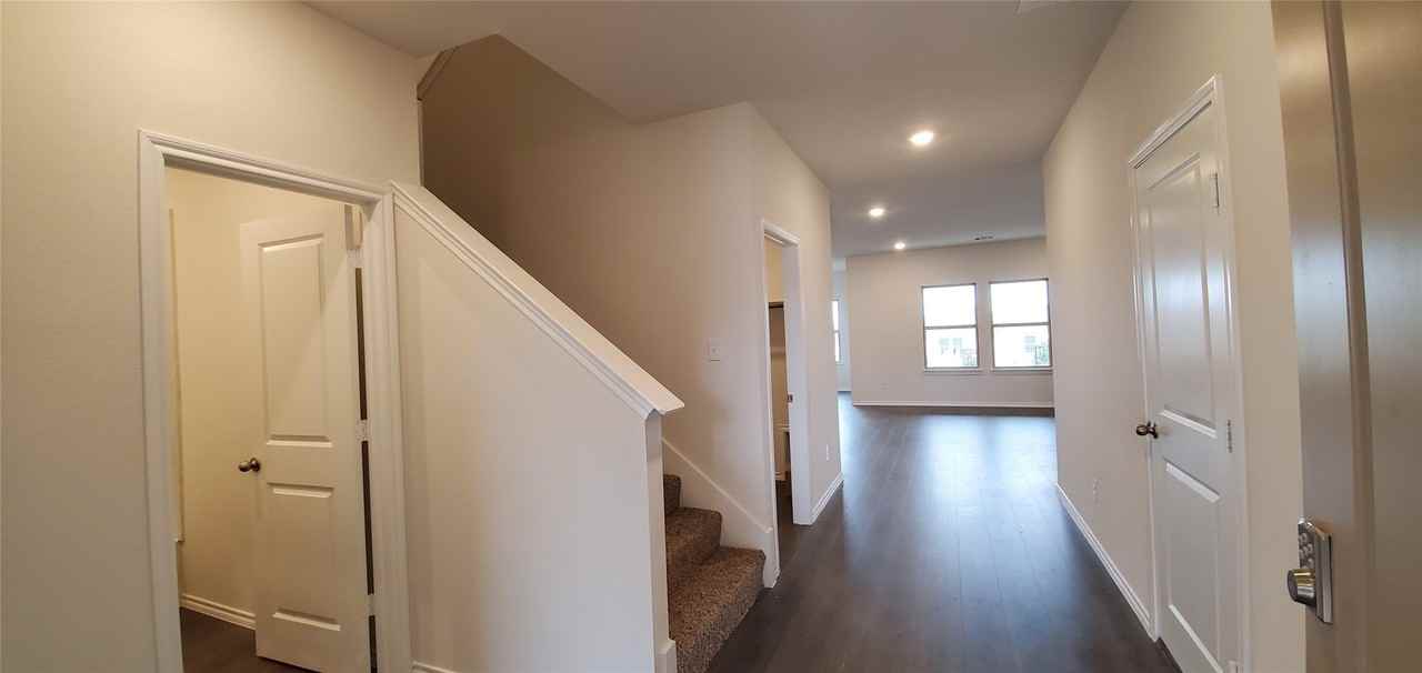813 Fueller Dr - Photo 5 of 35