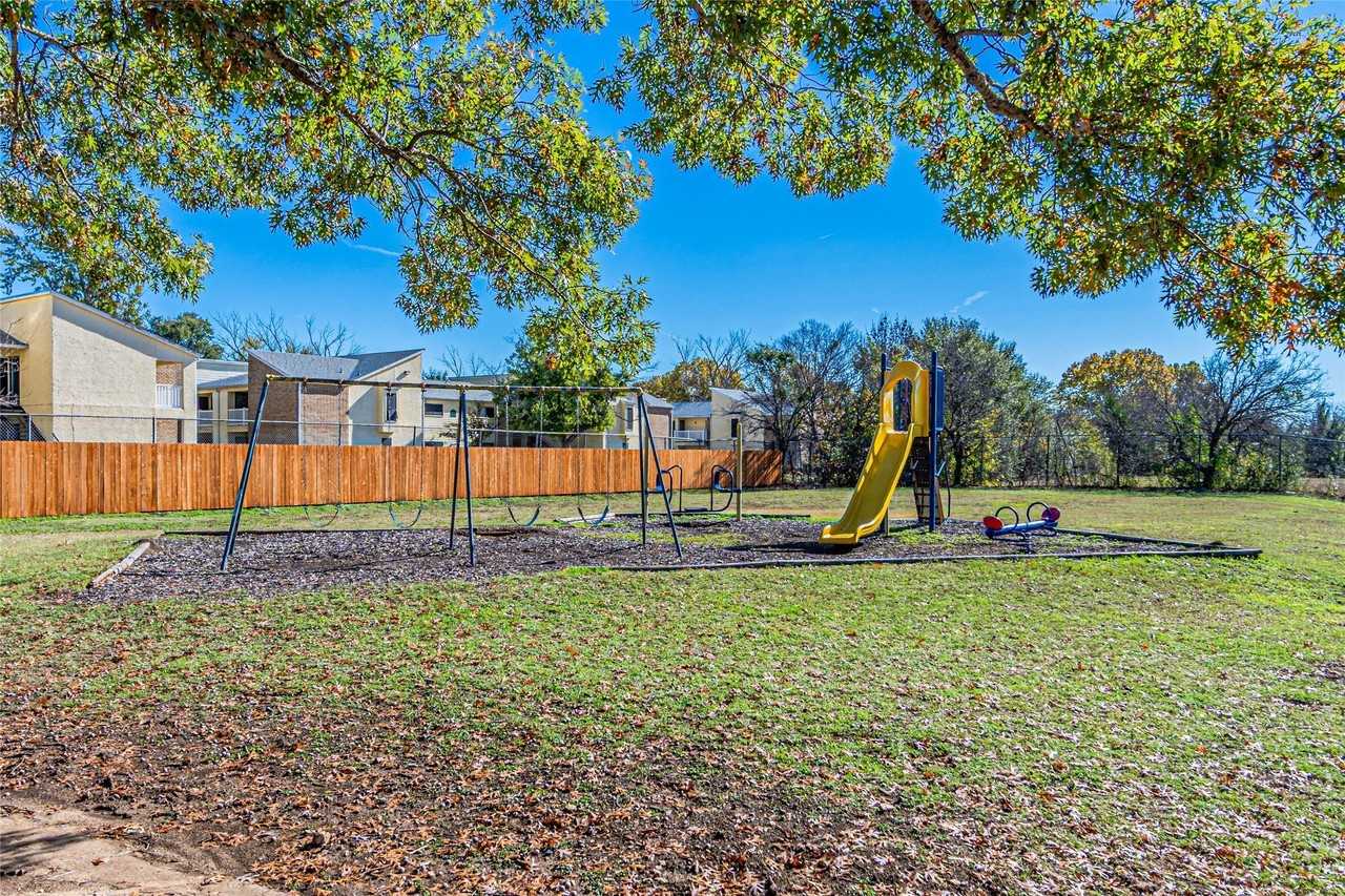 300 W Wintergreen Rd #226 - Photo 3 of 18