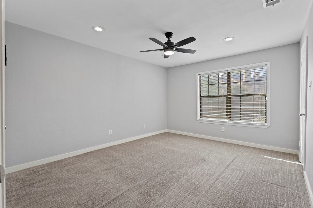 4371 Madera Rd #4 - Photo 5 of 23