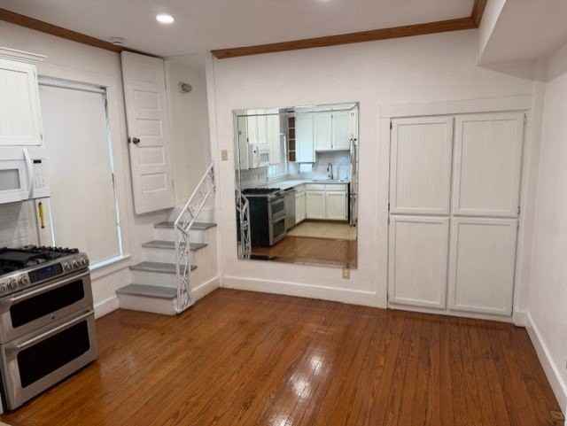911 17th St - Photo 3 of 27