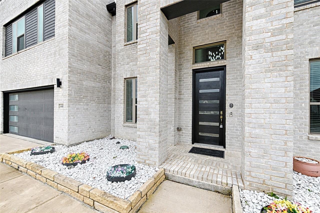 441 Beechwood Dr - Photo 4 of 39