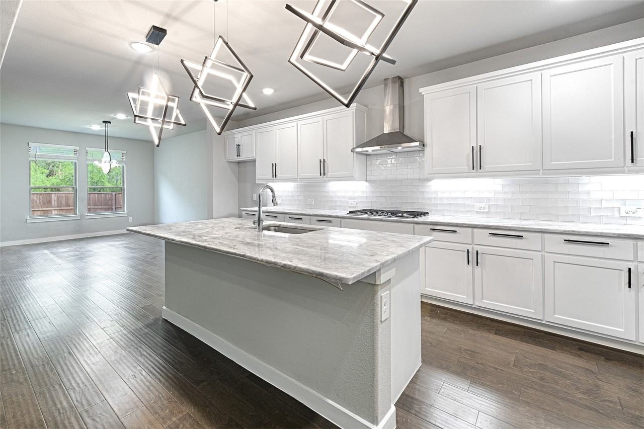 441 Beechwood Dr - Photo 6 of 39