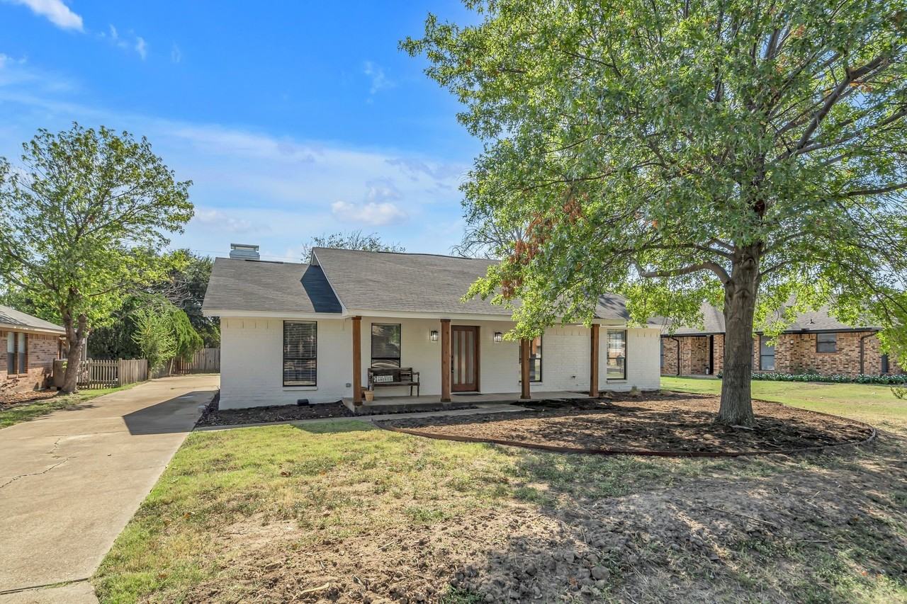 2611 Boulder Dr - Photo 3 of 29