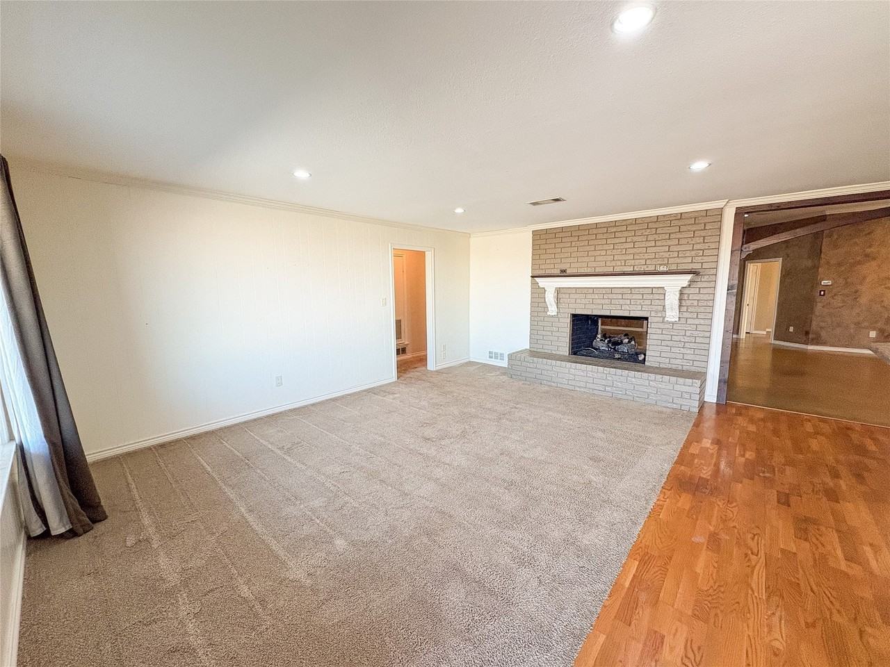 416 N Arizona Dr - Photo 3 of 32