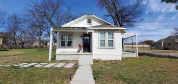 featured image of 631 E Murray St
