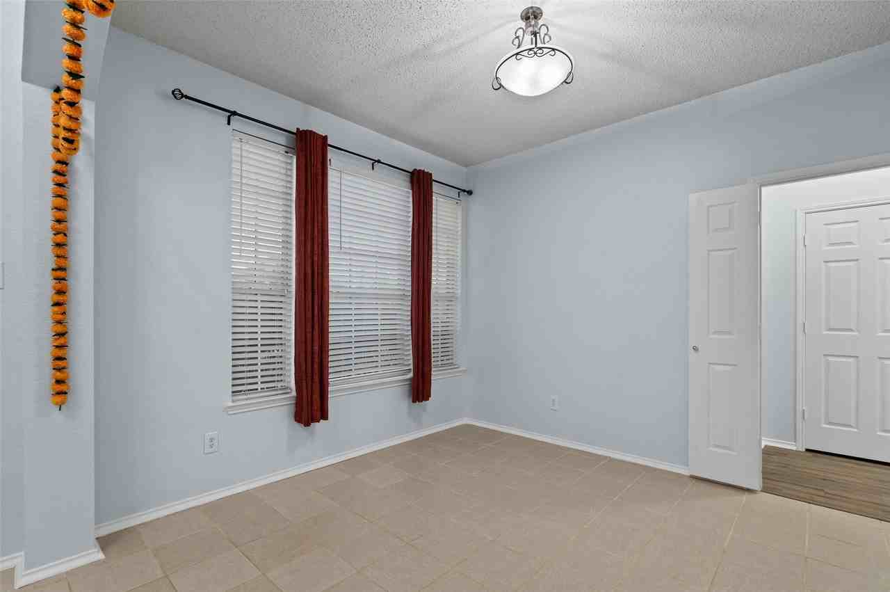 316 Leameadow Dr - Photo 5 of 40