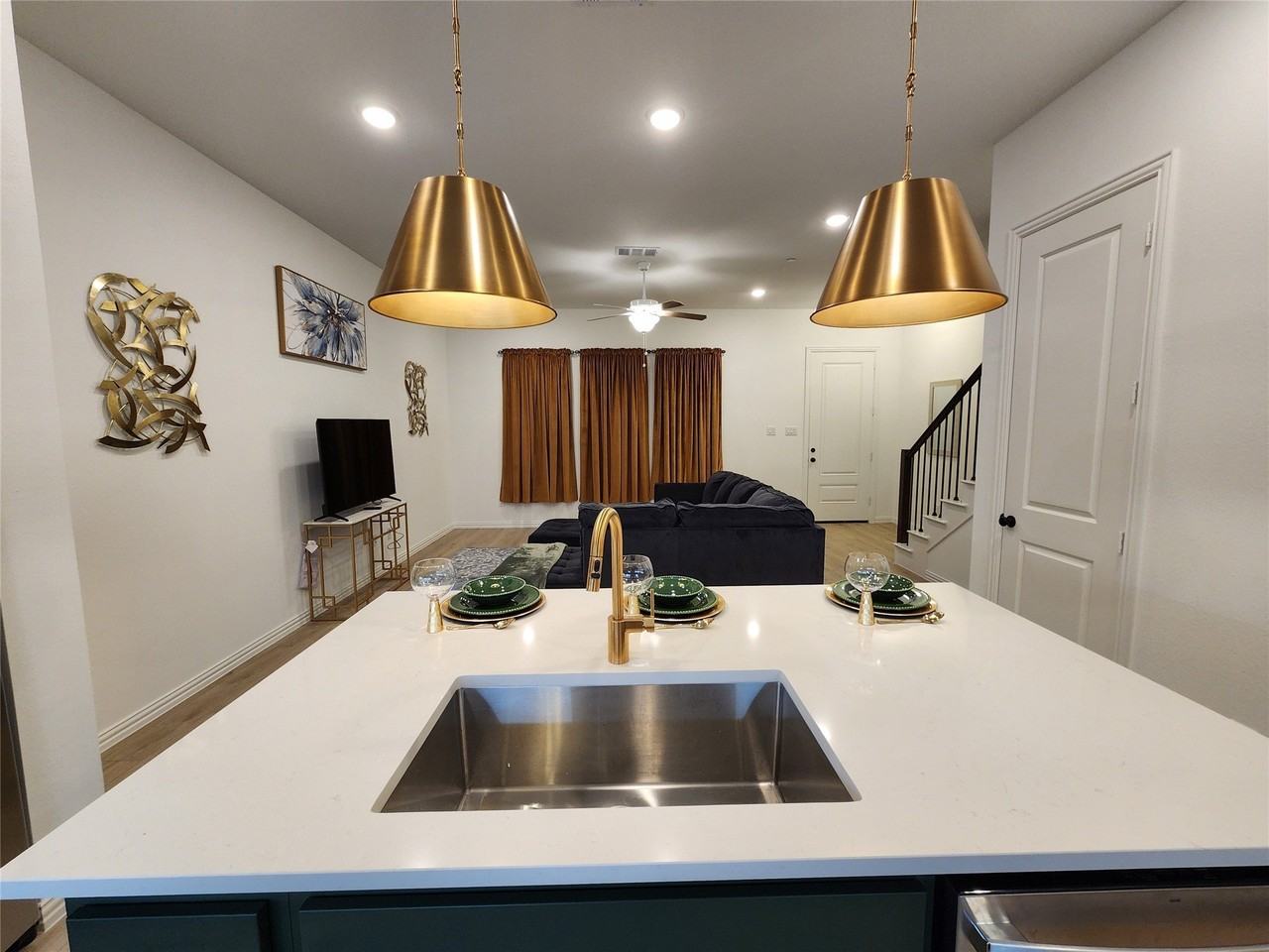 632 Blue Ridge Dr - Photo 2 of 16