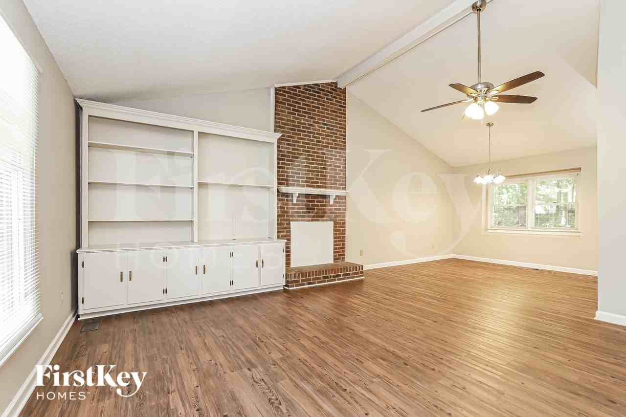 3007 Amidon Dr - Photo 4 of 19