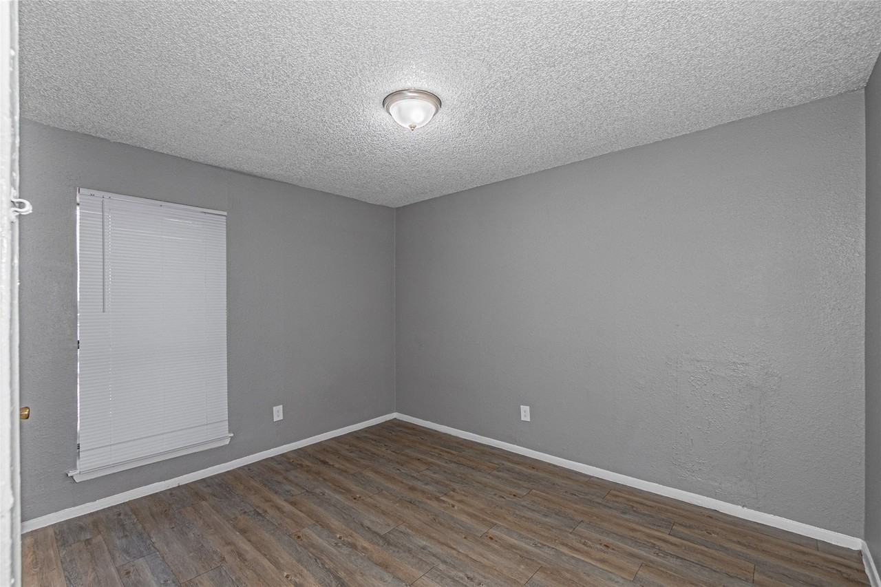 2900 South Fwy - Photo 3 of 7