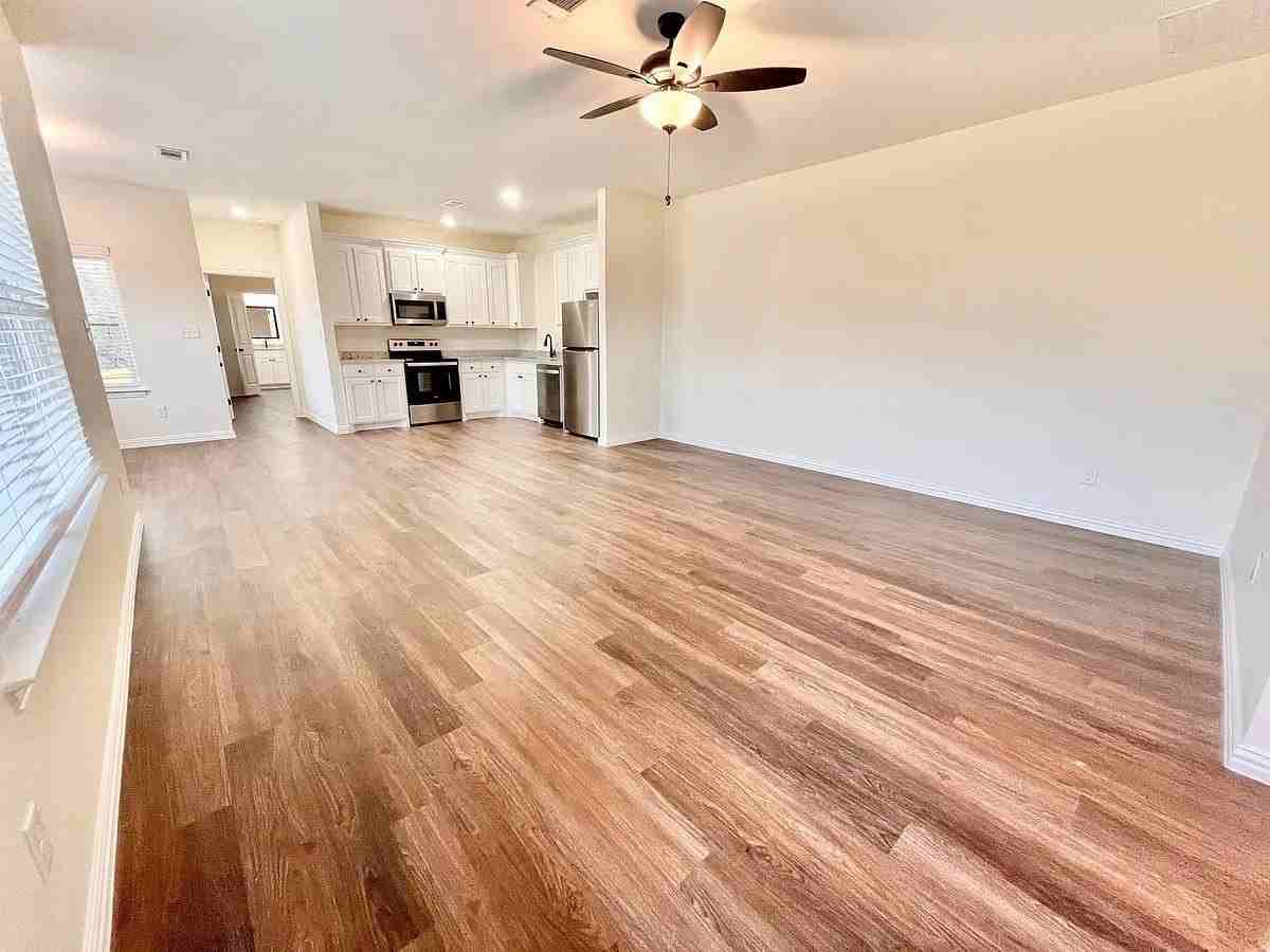 327 E Nelson St #329 - Photo 3 of 15