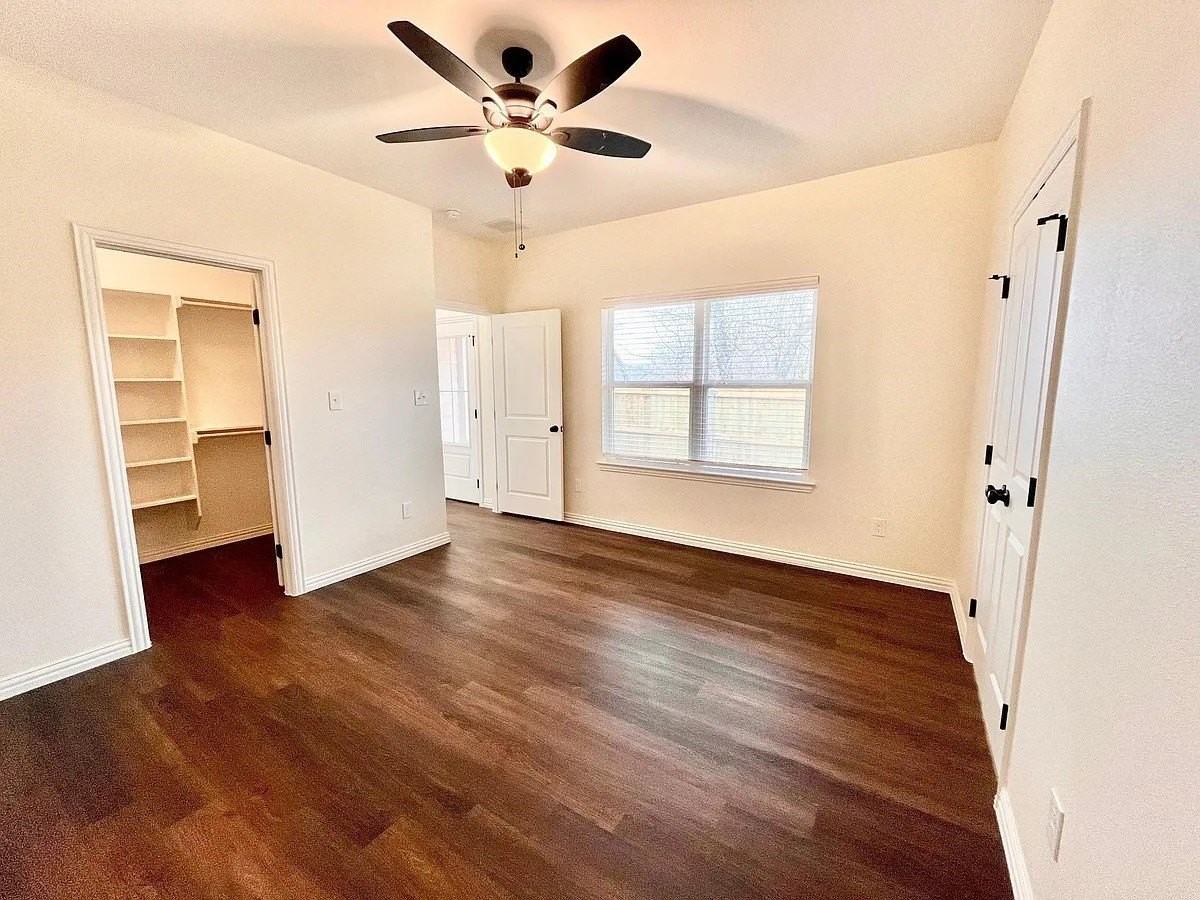 327 E Nelson St #329 - Photo 6 of 15