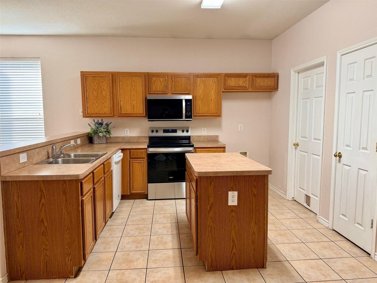 8655 Sumter Way - Photo 5 of 16