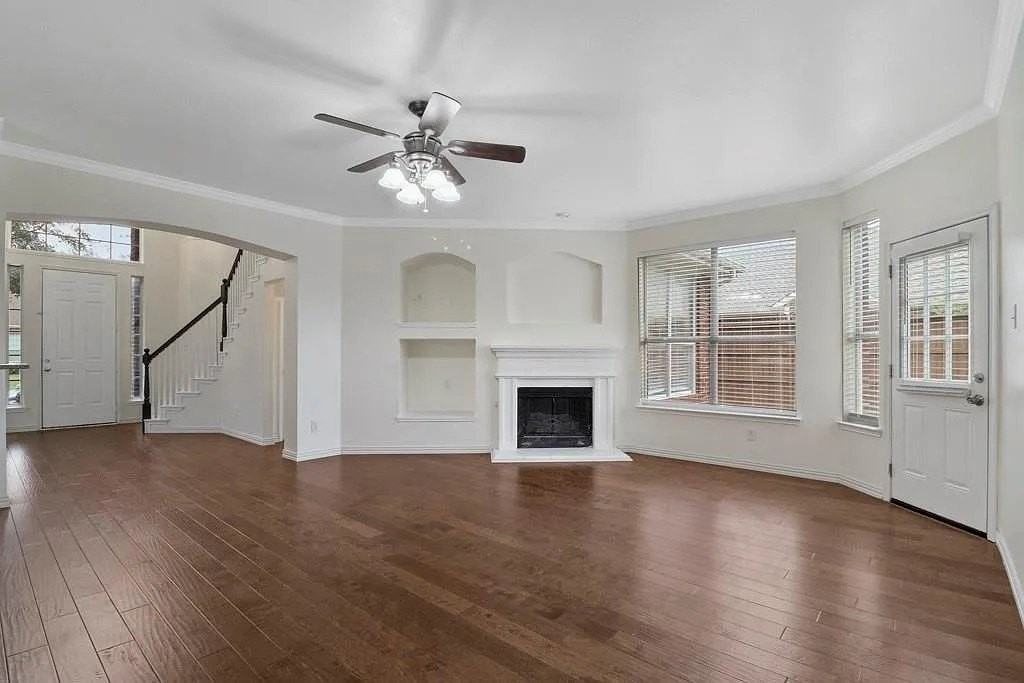 1525 Dimmit Dr