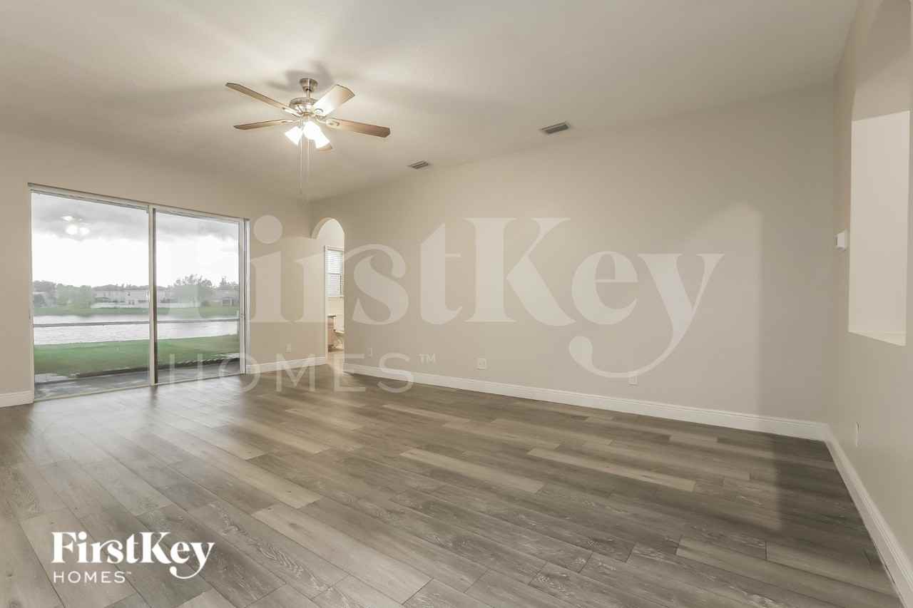 8109 Orange Spring Dr - Photo 3 of 17
