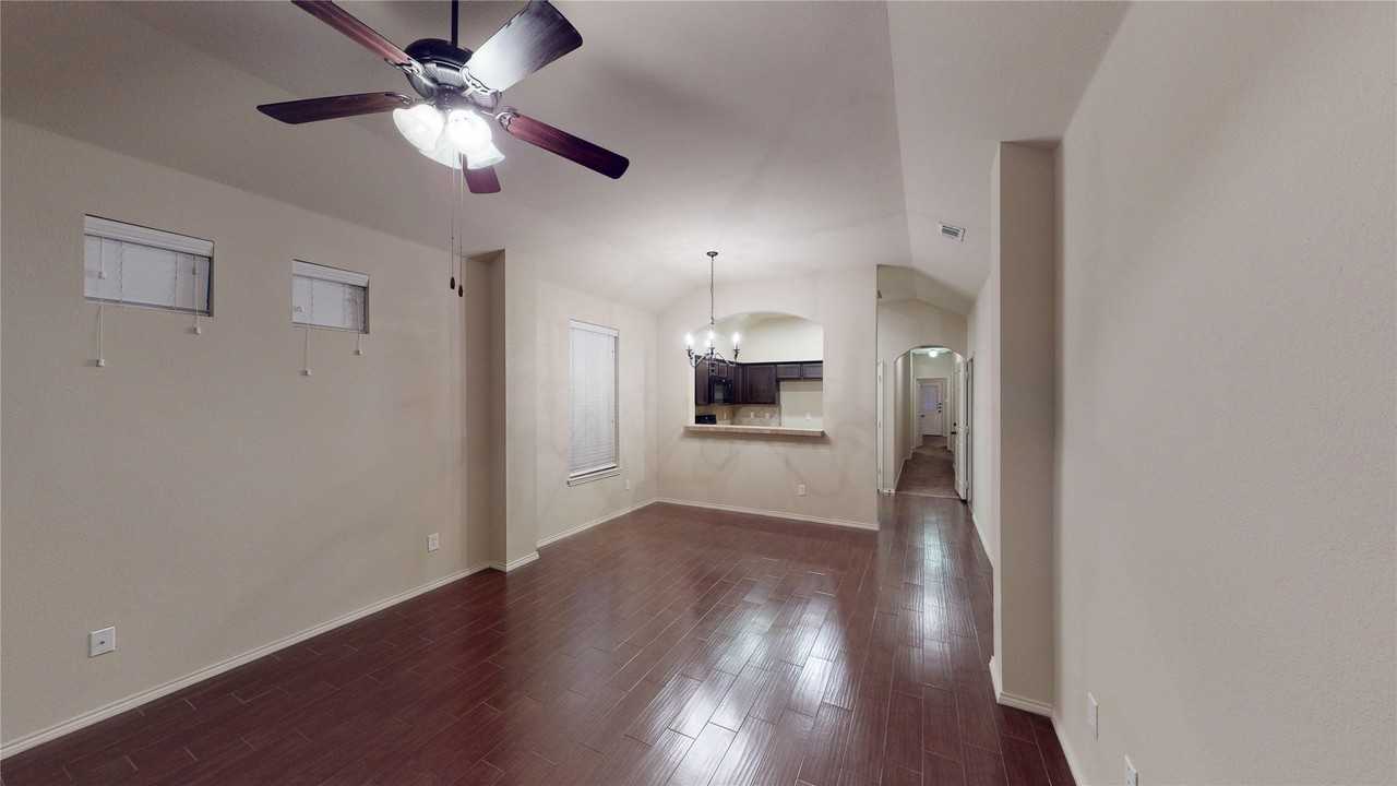 305 Orbit Dr - Photo 3 of 17