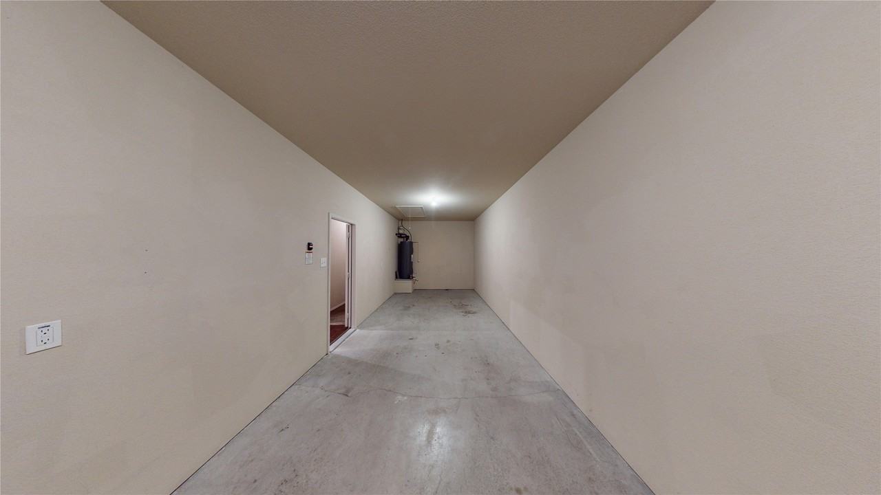 305 Orbit Dr - Photo 7 of 17