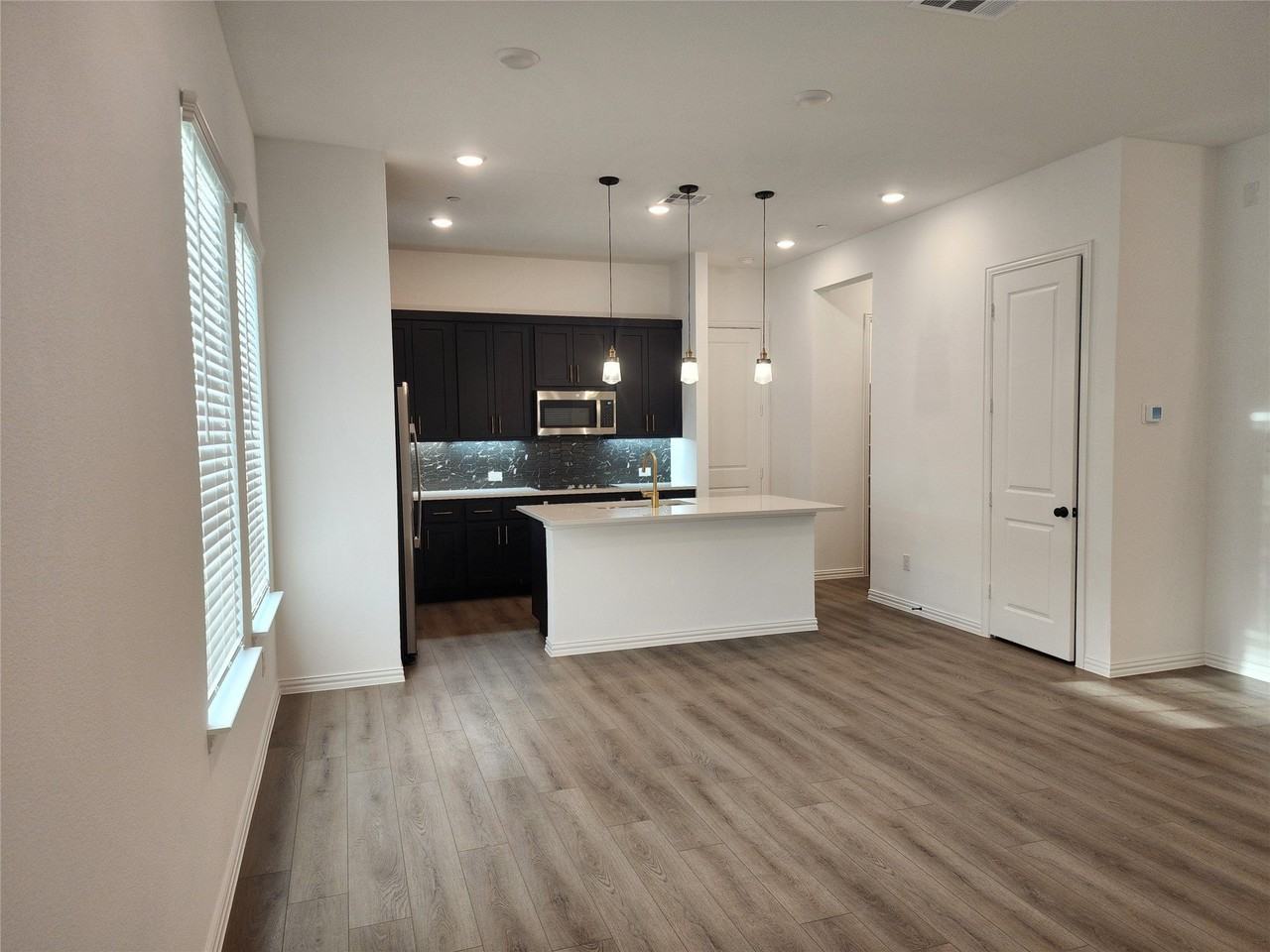 627 Redwood Way - Photo 4 of 21