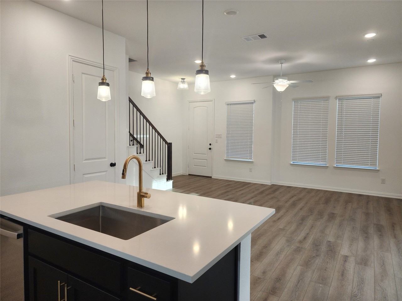 627 Redwood Way - Photo 6 of 21