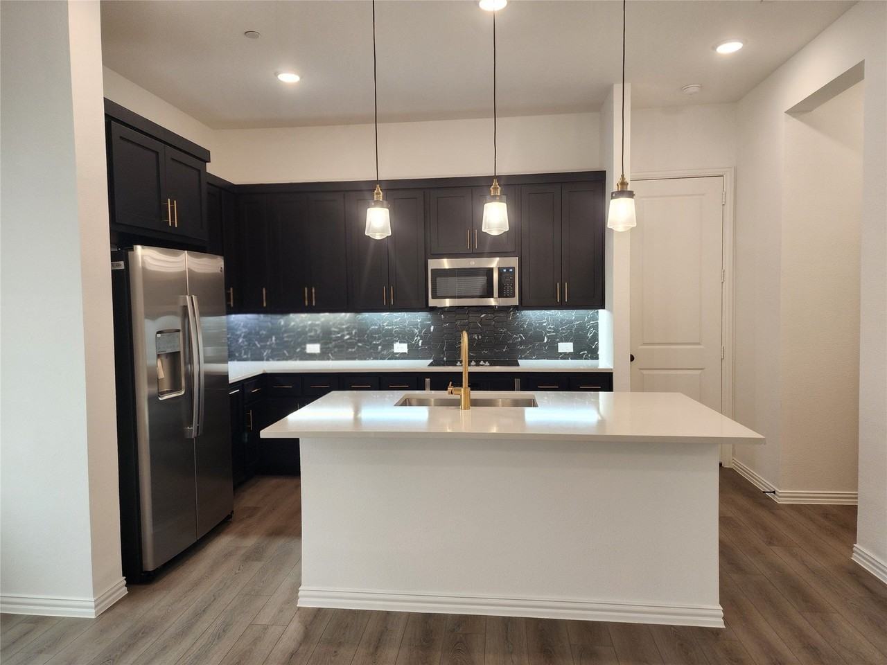 627 Redwood Way - Photo 7 of 21
