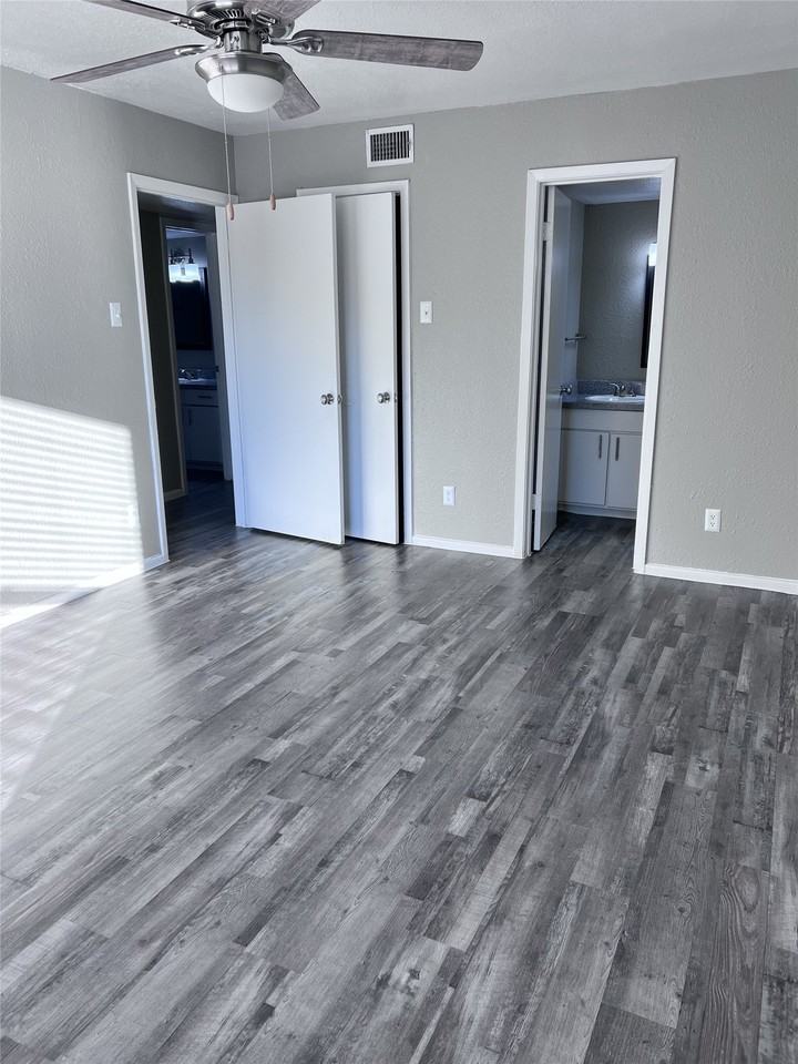 10749 E Northwest Hwy - Photo 5 of 12